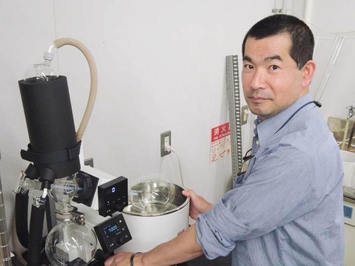 User with Yamato REV202M Rotary Evaporator